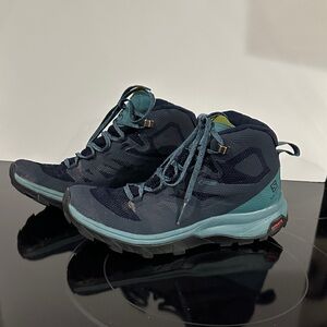 Salomon Women's Teal and Navy Hiking Boots